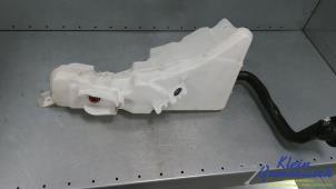 Gebruikte Ruitensproeierpomp voor Volvo XC60 Prijs € 15,00 Margeregeling aangeboden door Klein Gunnewiek Autodemontage & Motorentechniek