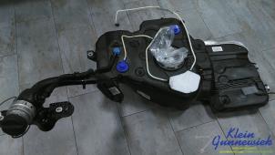 Gebruikte Brandstoftank Porsche Macan Prijs € 375,00 Margeregeling aangeboden door Klein Gunnewiek Autodemontage & Motorentechniek