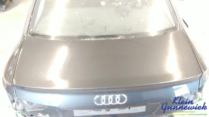 Kofferdeksel van een Audi A4 2015