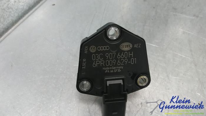 Olie niveau sensor van een Audi A6 2010