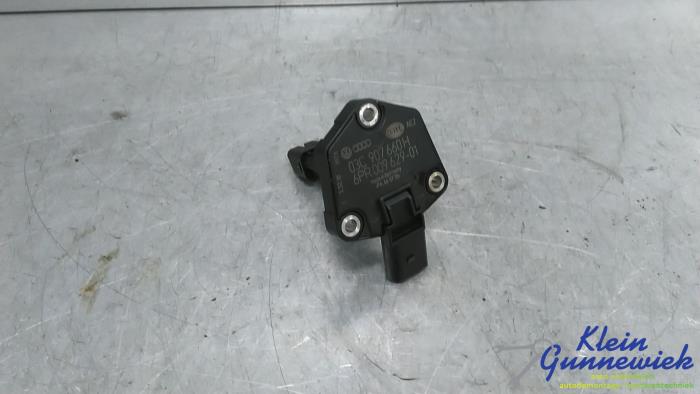 Olie niveau sensor van een Audi A6 2010