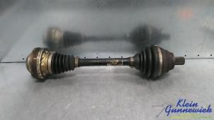 Gebruikte Aandrijfas links-voor Volkswagen Caddy Prijs € 125,00 Margeregeling aangeboden door Klein Gunnewiek Autodemontage & Motorentechniek