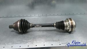 Gebruikte Aandrijfas links-voor Volkswagen Caddy Prijs € 125,00 Margeregeling aangeboden door Klein Gunnewiek Autodemontage & Motorentechniek