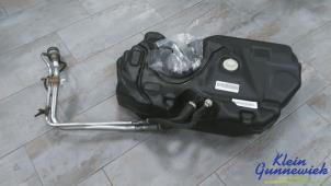 Gebruikte Brandstoftank Ford B-Max Prijs € 125,00 Margeregeling aangeboden door Klein Gunnewiek Autodemontage & Motorentechniek