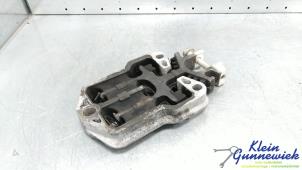 Gebruikte Versnellingsbak Steun Ford Kuga Prijs € 55,00 Margeregeling aangeboden door Klein Gunnewiek Autodemontage & Motorentechniek