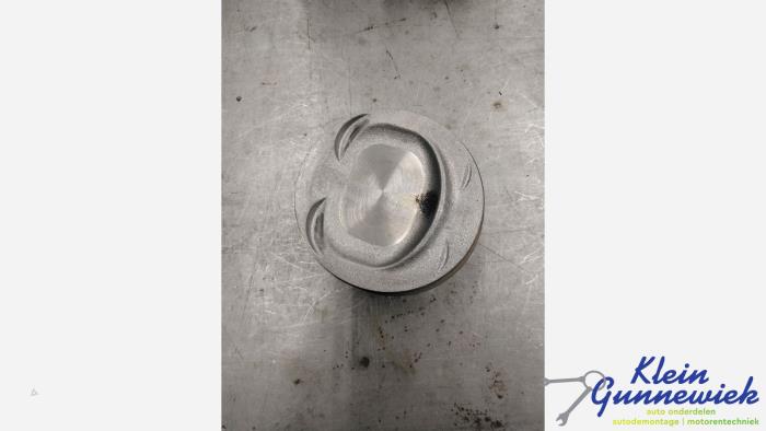 Gebruikte Zuiger Volkswagen Golf Prijs € 19,00 Margeregeling aangeboden door Klein Gunnewiek Autodemontage & Motorentechniek