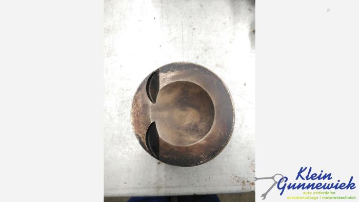 Gebruikte Zuiger Volkswagen Passat Prijs € 42,00 Margeregeling aangeboden door Klein Gunnewiek Autodemontage & Motorentechniek