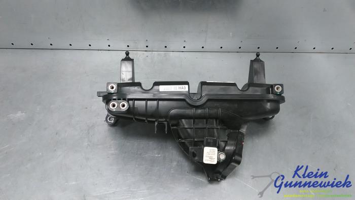 Gebruikte Inlaatspruitstuk Kia Sorento Prijs € 117,00 Margeregeling aangeboden door Klein Gunnewiek Autodemontage & Motorentechniek