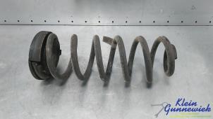 Gebruikte Schroefveer achter Kia Sorento Prijs € 35,00 Margeregeling aangeboden door Klein Gunnewiek Autodemontage & Motorentechniek