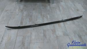 Gebruikte Dakrail rechts Kia Sorento Prijs € 225,00 Margeregeling aangeboden door Klein Gunnewiek Autodemontage & Motorentechniek