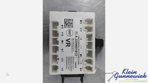 Gebruikte Deur module Mercedes S-Klasse Prijs € 60,00 Margeregeling aangeboden door Klein Gunnewiek Autodemontage & Motorentechniek