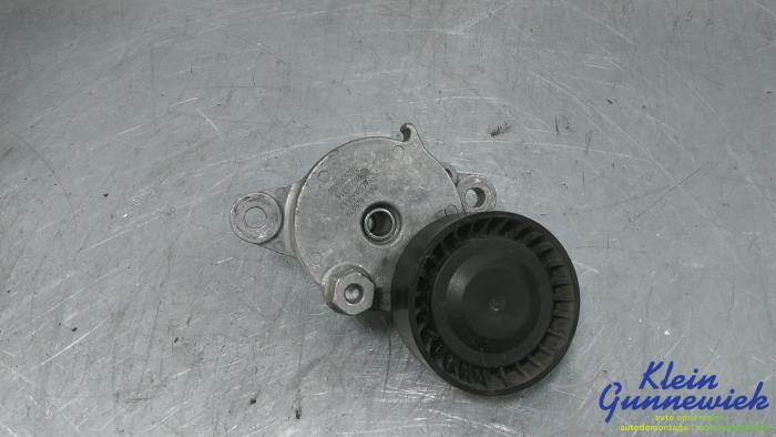 Spanrol Multiriem van een Opel Movano 2023