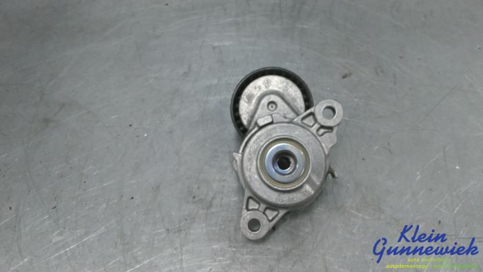 Spanrol Multiriem van een Opel Movano 2023