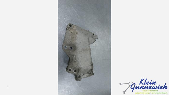 Gebruikte Motorrubber Mercedes Vito Prijs € 38,00 Margeregeling aangeboden door Klein Gunnewiek Autodemontage & Motorentechniek