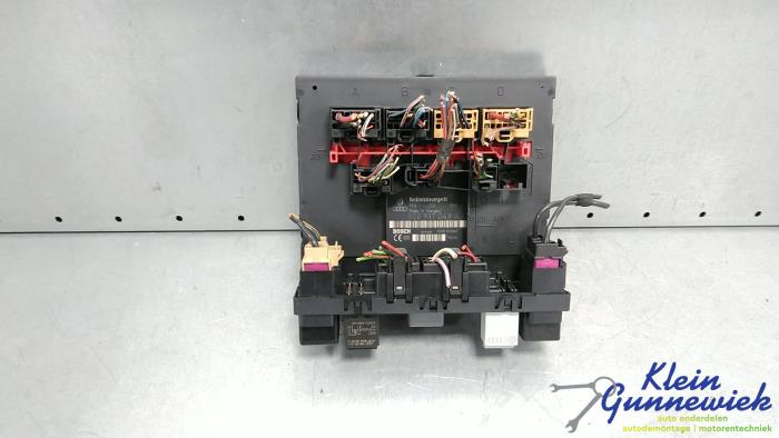 Computer Body Control van een Volkswagen Caddy 2008