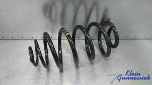 Gebruikte Veerschroef achter Opel Vivaro Prijs € 35,00 Margeregeling aangeboden door Klein Gunnewiek Autodemontage & Motorentechniek