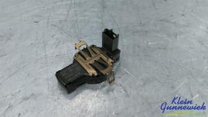 Gebruikte Sensor regen Mercedes Vito Prijs € 65,00 Margeregeling aangeboden door Klein Gunnewiek Autodemontage & Motorentechniek