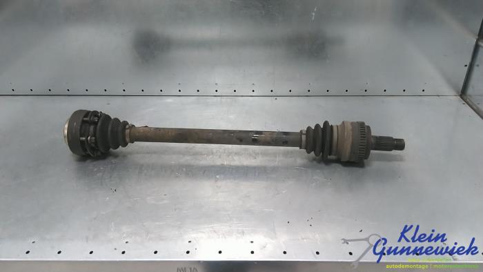 Gebruikte Aandrijfas rechts-achter BMW 3-Serie Prijs € 30,00 Margeregeling aangeboden door Klein Gunnewiek Autodemontage & Motorentechniek
