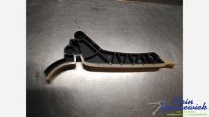 Nieuwe Kettinggeleider Mercedes Vito Prijs € 26,62 Inclusief btw aangeboden door Klein Gunnewiek Autodemontage & Motorentechniek