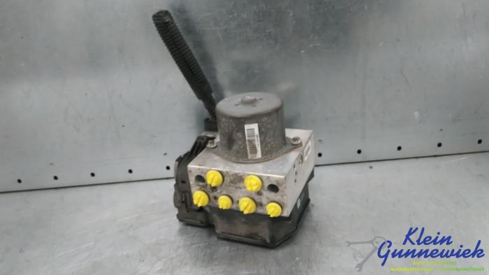 Gebruikte ABS Pomp Ford S-Max Prijs € 24,00 Margeregeling aangeboden door Klein Gunnewiek Autodemontage & Motorentechniek