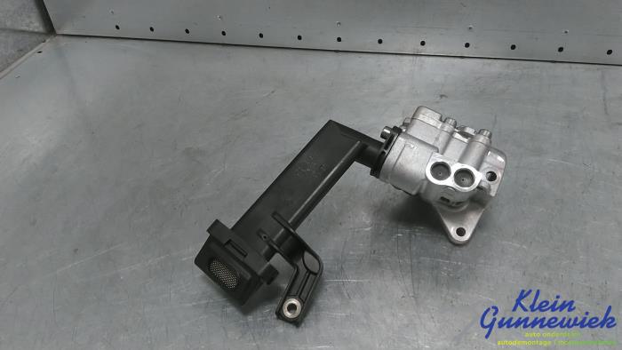 Gebruikte Oliepomp Volkswagen Passat Prijs € 57,00 Margeregeling aangeboden door Klein Gunnewiek Autodemontage & Motorentechniek