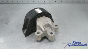 Gebruikte Motorrubber Renault Zoe Prijs € 22,50 Margeregeling aangeboden door Klein Gunnewiek Autodemontage & Motorentechniek