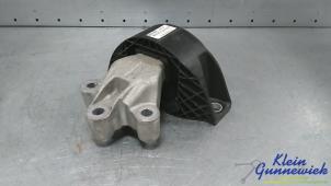 Gebruikte Motorrubber Renault Zoe Prijs € 22,50 Margeregeling aangeboden door Klein Gunnewiek Autodemontage & Motorentechniek