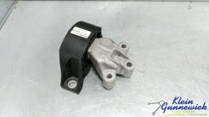 Gebruikte Motorrubber Renault Zoe Prijs € 22,50 Margeregeling aangeboden door Klein Gunnewiek Autodemontage & Motorentechniek