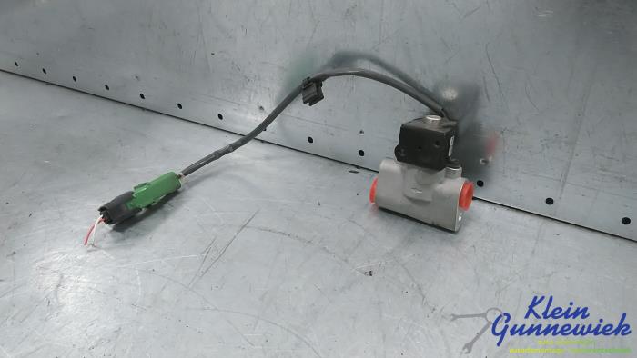 Gebruikte Airco deel (div) Renault Zoe Prijs € 38,00 Margeregeling aangeboden door Klein Gunnewiek Autodemontage & Motorentechniek