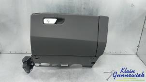 Gebruikte Dashboardkastje Audi Q7 Prijs € 85,00 Margeregeling aangeboden door Klein Gunnewiek Autodemontage & Motorentechniek