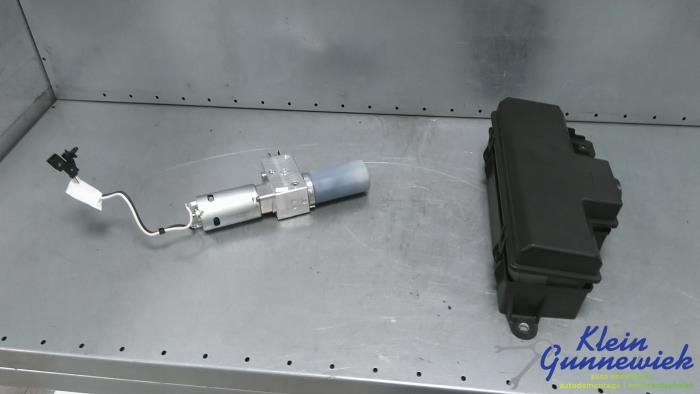 Gebruikte Oliepomp Opel Insignia Prijs € 115,00 Margeregeling aangeboden door Klein Gunnewiek Autodemontage & Motorentechniek