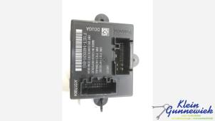 Gebruikte Deur module Ford Focus Prijs € 25,00 Margeregeling aangeboden door Klein Gunnewiek Autodemontage & Motorentechniek