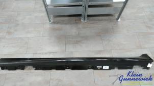 Gebruikte Sideskirt links BMW M5 Prijs € 95,00 Margeregeling aangeboden door Klein Gunnewiek Autodemontage & Motorentechniek