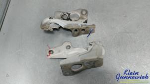 Gebruikte Motorkap Scharnier Seat Ibiza Prijs € 25,00 Margeregeling aangeboden door Klein Gunnewiek Autodemontage & Motorentechniek