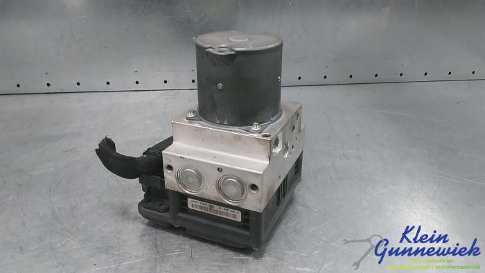 ABS Pomp van een BMW 5-Serie 2011