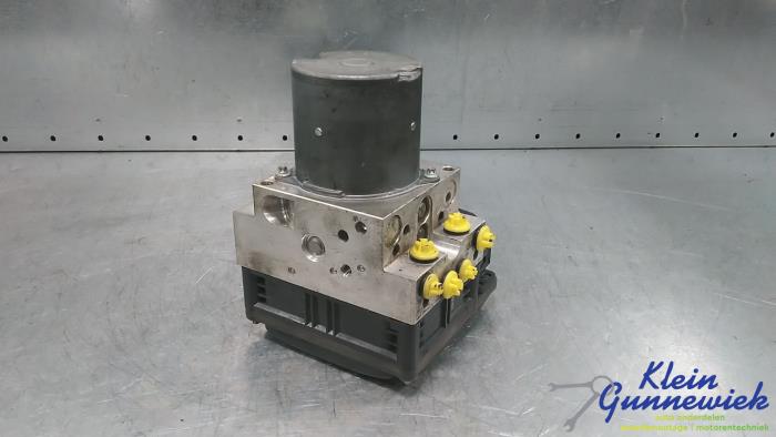 ABS Pomp van een BMW 5-Serie 2011