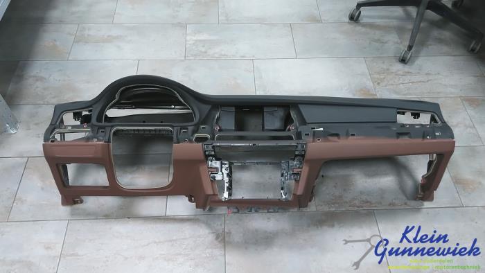 Gebruikte Dashboard BMW 5-Serie Prijs € 320,00 Margeregeling aangeboden door Klein Gunnewiek Autodemontage & Motorentechniek