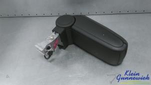 Gebruikte Armleuning Audi A4 Prijs € 75,00 Margeregeling aangeboden door Klein Gunnewiek Autodemontage & Motorentechniek