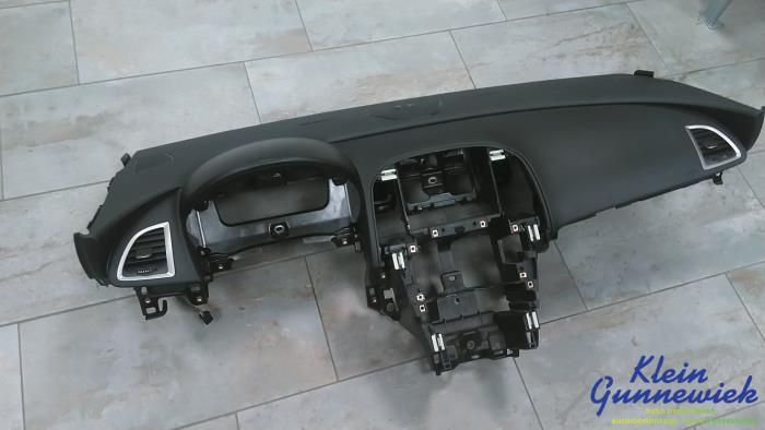 Gebruikte Dashboard Opel Astra Prijs € 125,00 Margeregeling aangeboden door Klein Gunnewiek Autodemontage & Motorentechniek