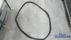 Gebruikte Achterkleprubber Mercedes E-Klasse Prijs € 30,00 Margeregeling aangeboden door Klein Gunnewiek Autodemontage & Motorentechniek