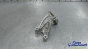 Gebruikte Dynamosteun onder Volkswagen Crafter Prijs € 25,00 Margeregeling aangeboden door Klein Gunnewiek Autodemontage & Motorentechniek