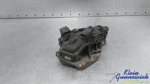 Gebruikte Gasklephuis Opel Vivaro Prijs € 90,00 Margeregeling aangeboden door Klein Gunnewiek Autodemontage & Motorentechniek