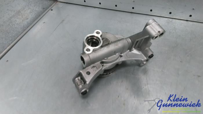 Gebruikte Oliepomp Volkswagen Caddy Prijs € 48,00 Margeregeling aangeboden door Klein Gunnewiek Autodemontage & Motorentechniek