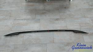 Gebruikte Roofrail rechts Skoda Karoq Prijs € 70,00 Margeregeling aangeboden door Klein Gunnewiek Autodemontage & Motorentechniek