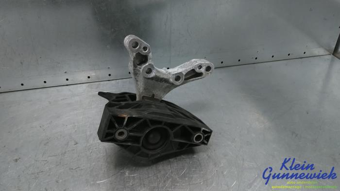 Gebruikte Motorsteun Opel Corsa Prijs € 30,00 Margeregeling aangeboden door Klein Gunnewiek Autodemontage & Motorentechniek