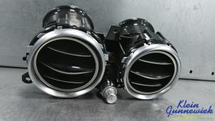 Gebruikte Luchtrooster Dashboard Mercedes E-Klasse Prijs € 35,00 Margeregeling aangeboden door Klein Gunnewiek Autodemontage & Motorentechniek