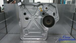 Gebruikte Ruitmechaniek 2Deurs links-voor Volkswagen Bestel Prijs € 47,00 Margeregeling aangeboden door Klein Gunnewiek Autodemontage & Motorentechniek