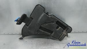 Gebruikte Ruitensproeiertank voor BMW 5-Serie Prijs € 30,00 Margeregeling aangeboden door Klein Gunnewiek Autodemontage & Motorentechniek