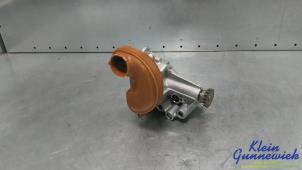 Gebruikte Oliepomp Renault Clio Prijs € 40,00 Margeregeling aangeboden door Klein Gunnewiek Autodemontage & Motorentechniek