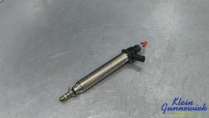 Gebruikte Injector (benzine injectie) Mercedes GLE Prijs € 35,00 Margeregeling aangeboden door Klein Gunnewiek Autodemontage & Motorentechniek